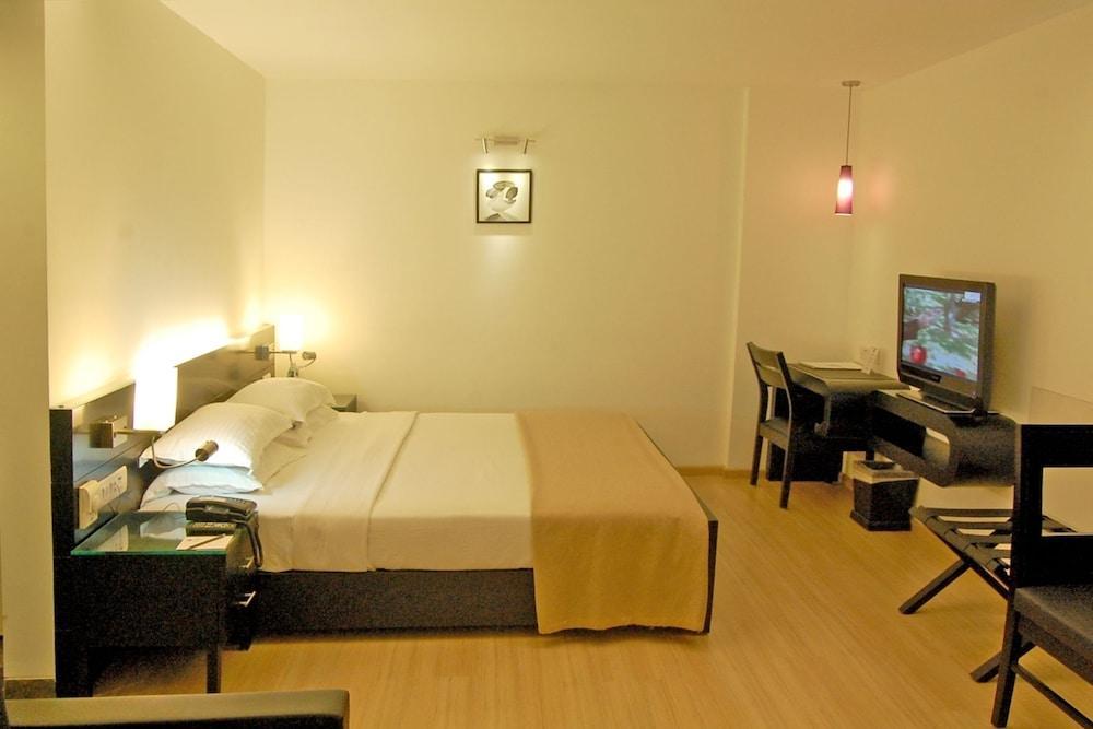 Comfort Inn Sunset Ahmedabad Exterior foto